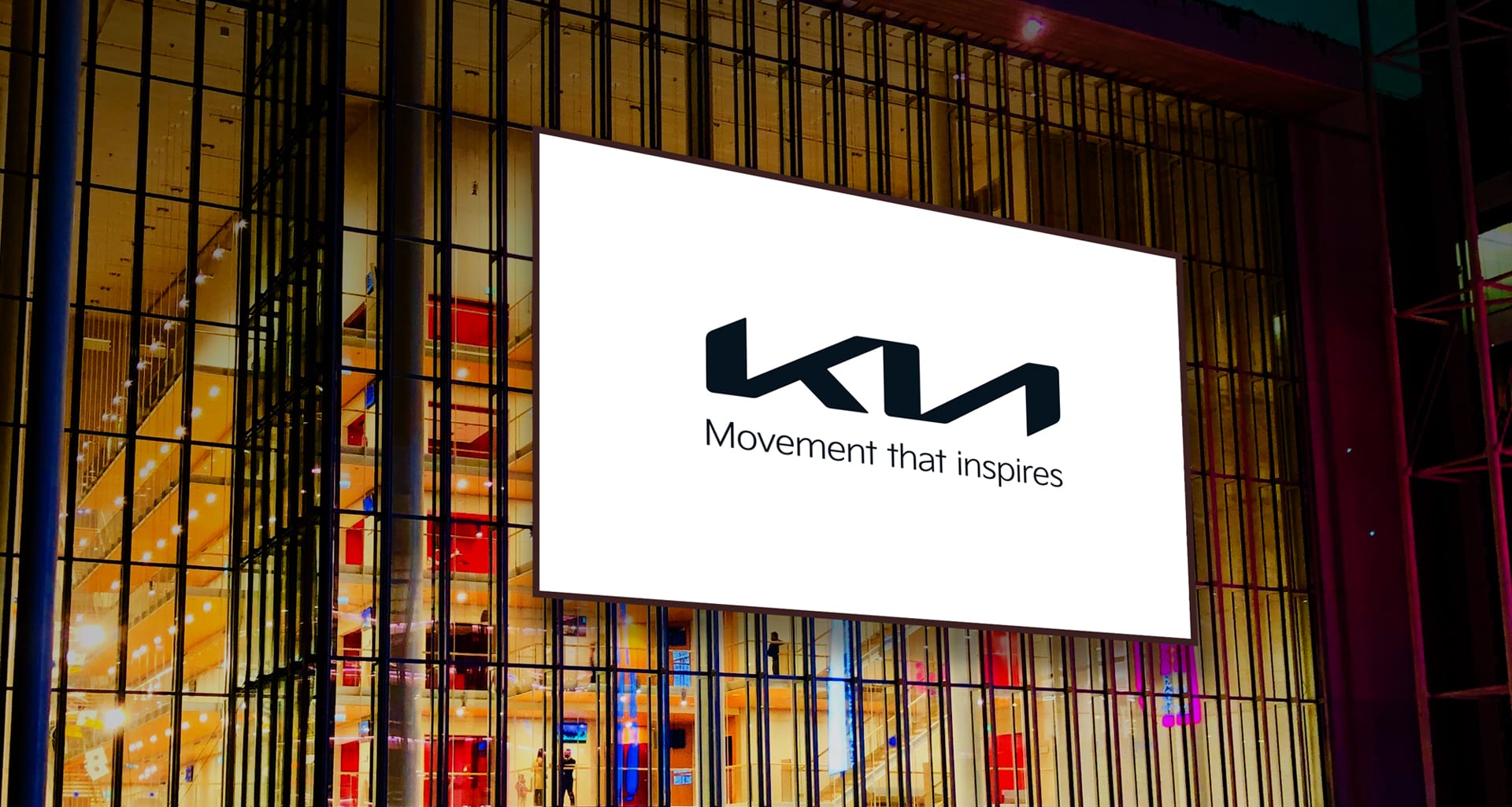 기아 CI 디자인 시스템 플랫폼 KIA Studio — 기아 로고가 걸린 무대